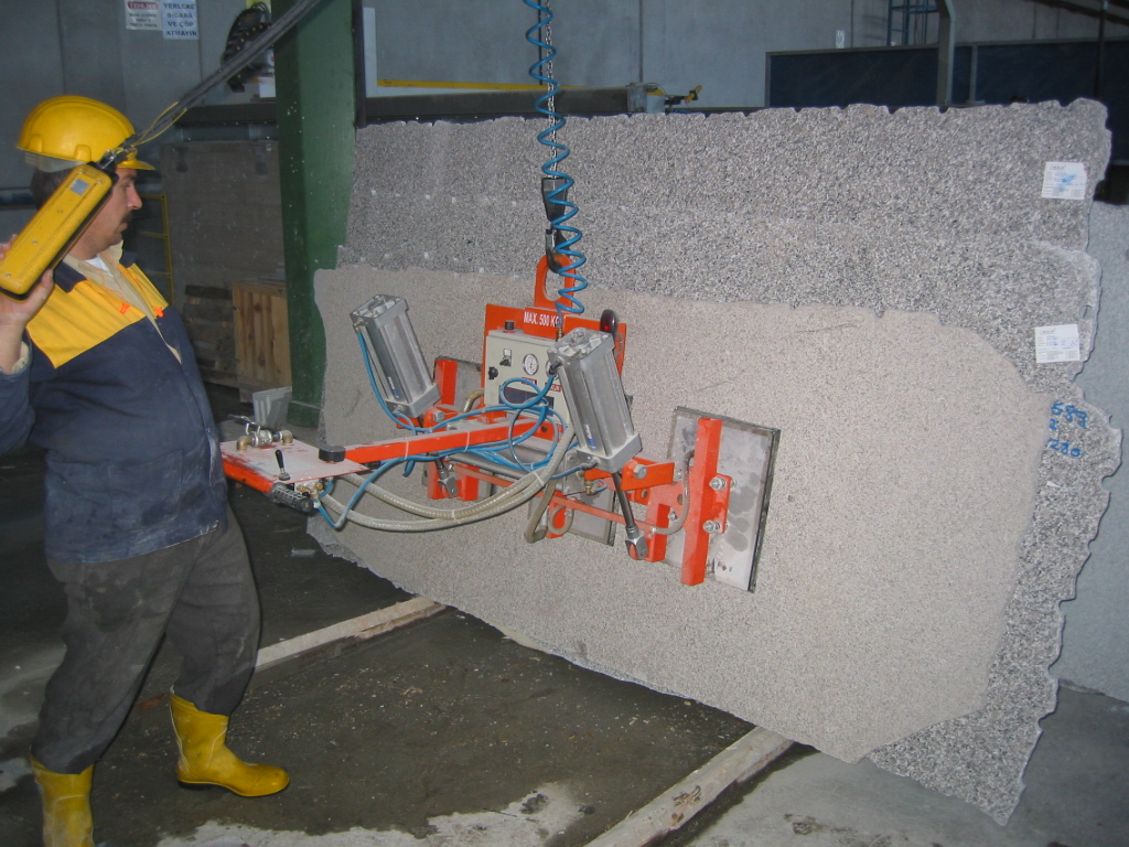 vacuum-lifting-for-marble
